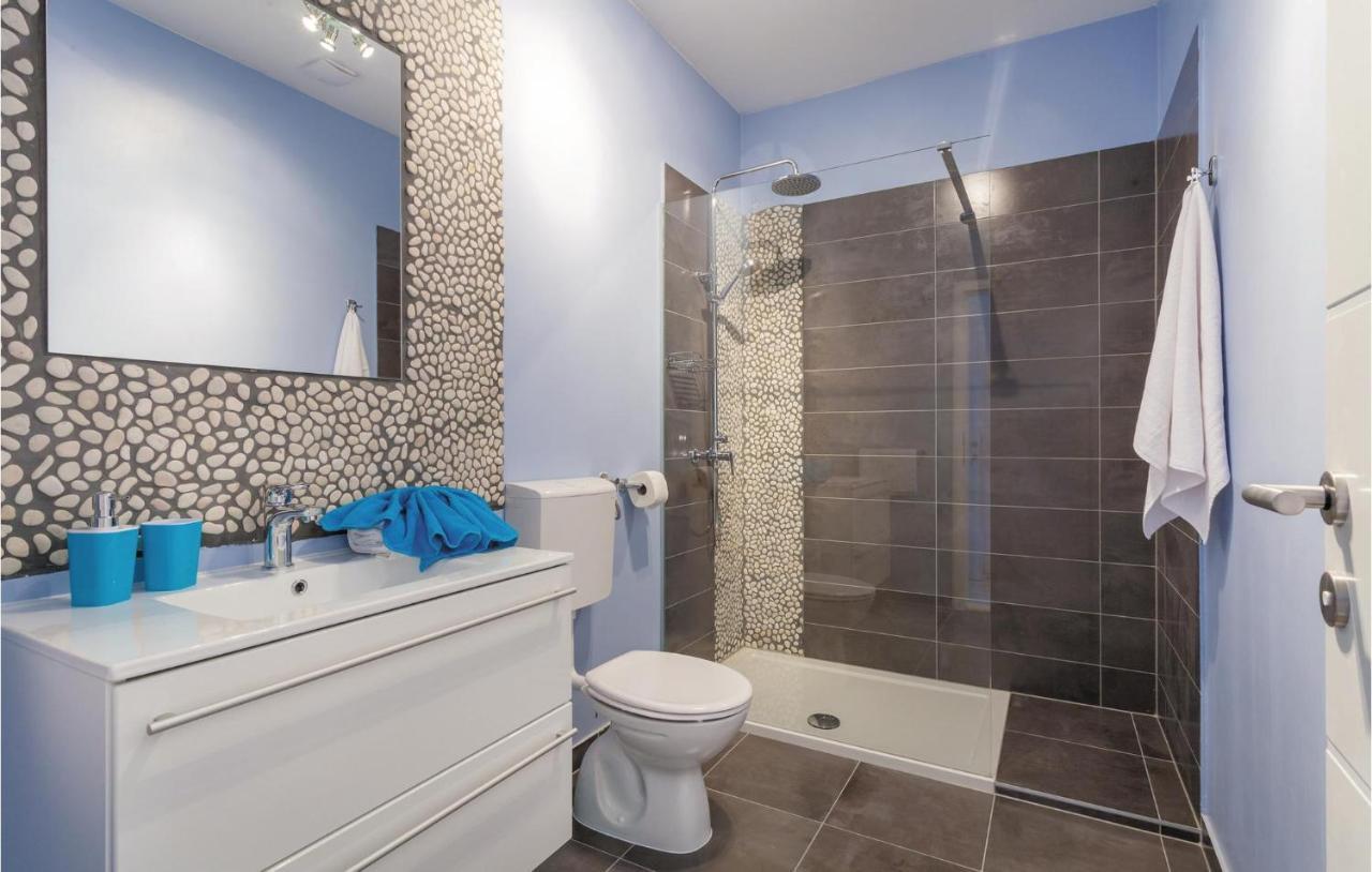 Lovely Apartment In Kastel Stafilic With Jacuzzi Kaštela Exterior foto